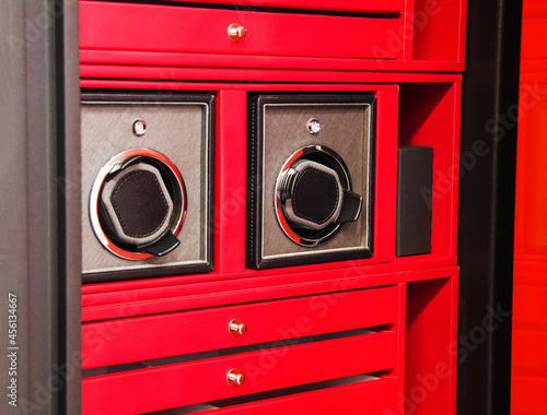 Fotografie Elite safe with a device for storing mechanical watches, winds for jewelry and r