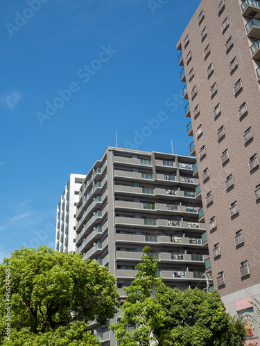 building in downtown city