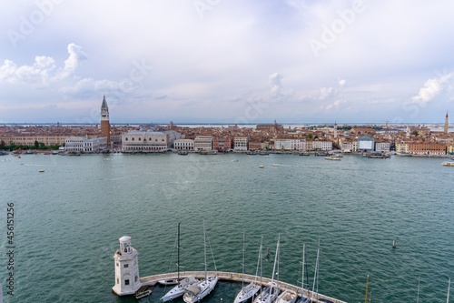 Panoramic view of the city of Venice, with a sky full of bluish clouds