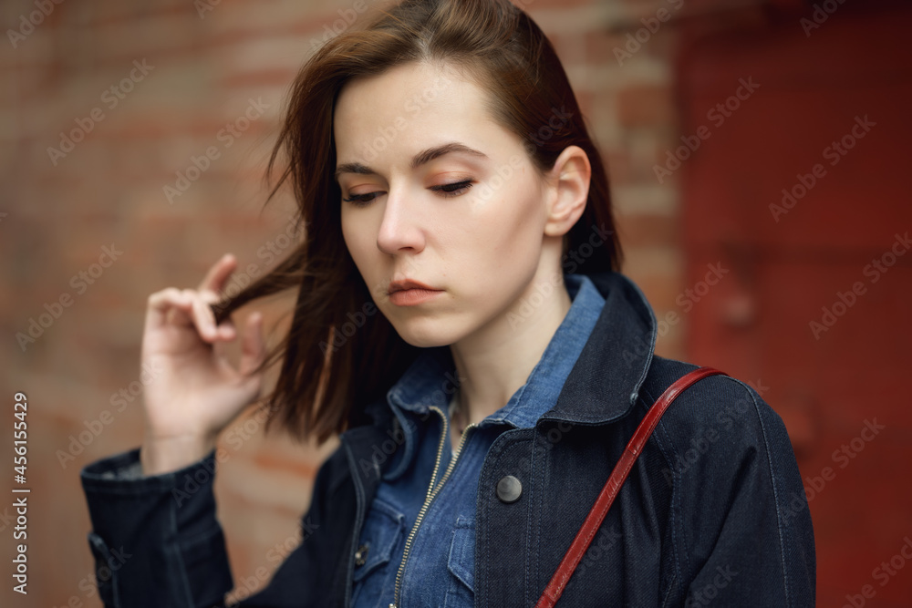Obraz premium Autumn portrait of beautiful woman in sundress.