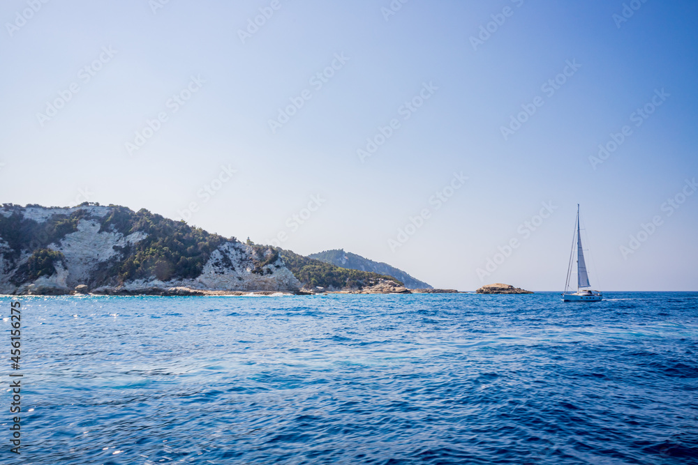 Les côtes de Paxos vues depuis la mer