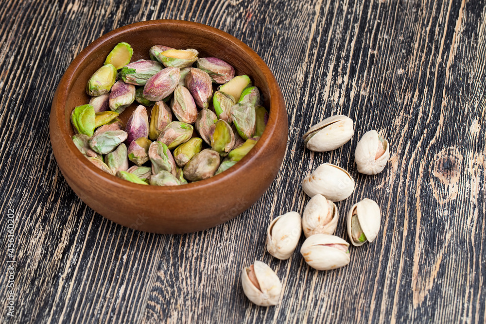 ripe roasted pistachios sprinkled with salt ripe roasted pistachios sprinkled with salt