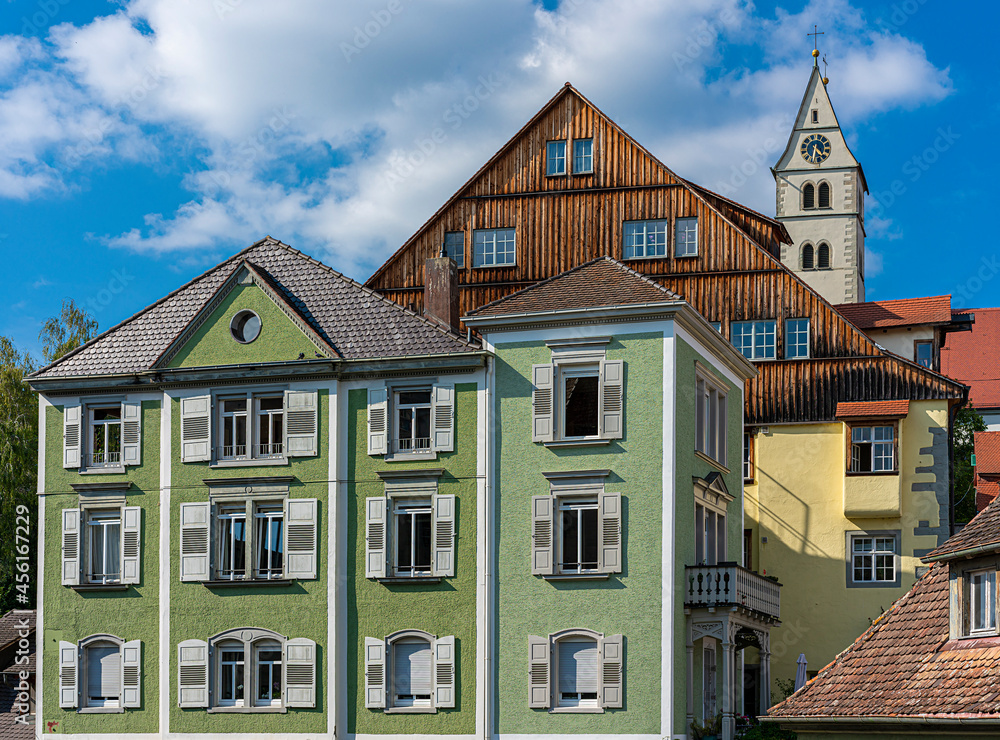 Kirche und Fachwerkhaus in Meersburg am Bodensee