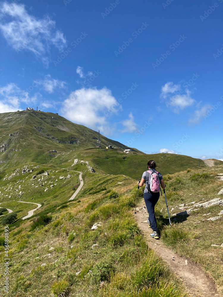 Il sentiero che dal Lago della Ninfa sale alla vetta del monte Cimone, 2165 metri di altezza