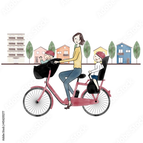 電動アシスト自転車　三人乗り　お母さんと子供二人
