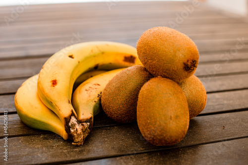 Montaña de kiwi y platano