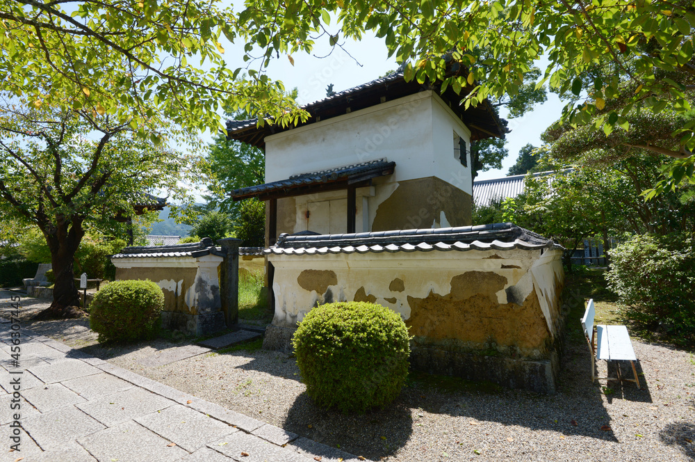 Fototapeta premium 橘寺 土蔵 奈良県明日香村