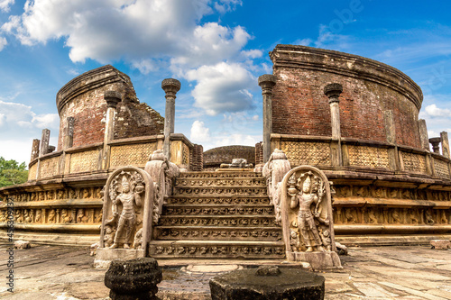 Vatadage in Polonnaruwa photo