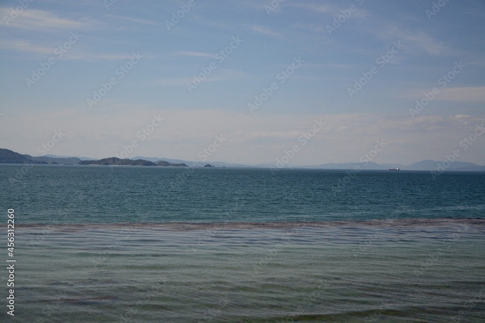 穏やかな海面