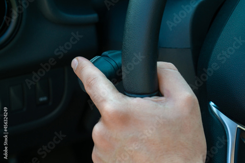 turning on the turn signal in the car