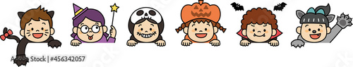 ハロウィンの仮装をする子どもたち（主線あり）のイラスト