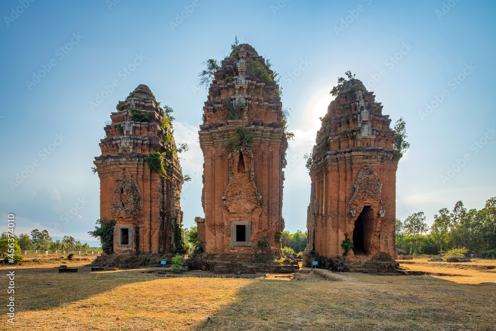 Naklejka premium Duong Long champa tower, Binh Dinh, Vietnam