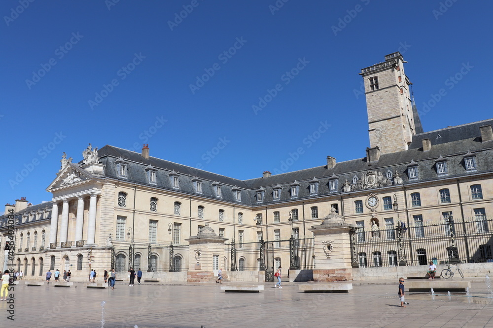 L'hotel de ville de Dijon, vue de l'exterieur, ville de Dijon, departement de la Cote d'Or, France