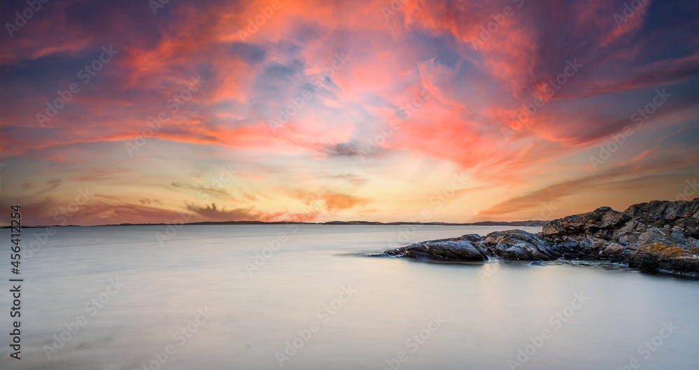 Obraz premium sunset over the sea