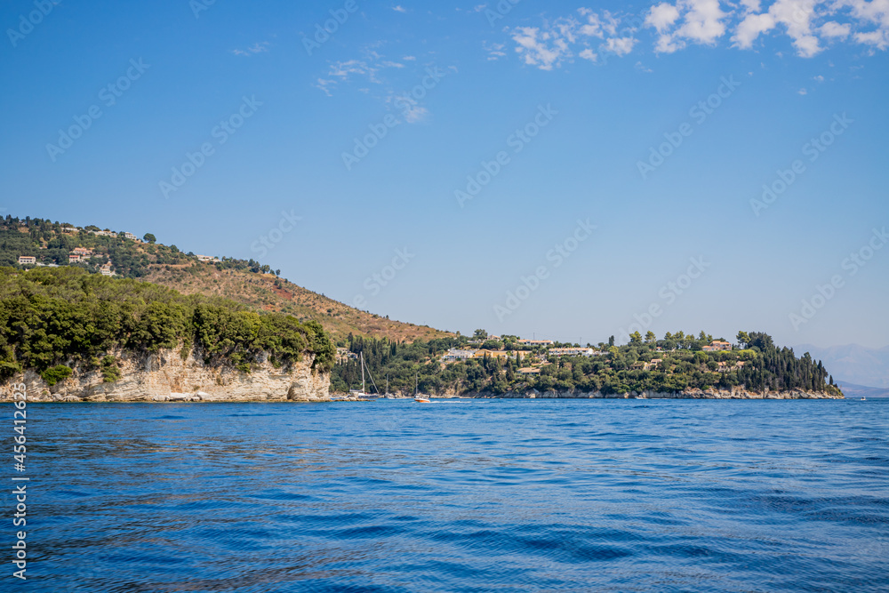 Les côtes de Corfou vue depuis la mer