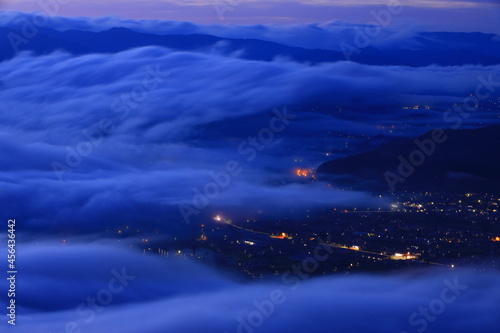 岩手県遠野市　遠野盆地の雲海　 © yspbqh14