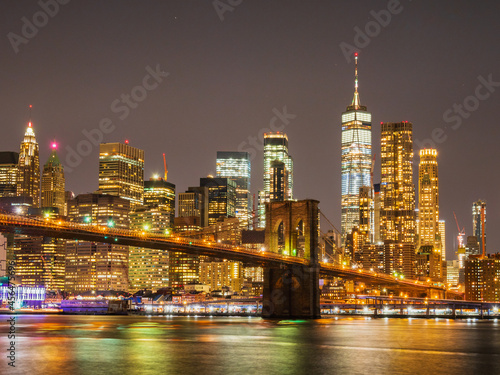 Fototapeta Naklejka Na Ścianę i Meble -  ニューヨーク　ブルックリン・ブリッジとマンハッタンの摩天楼