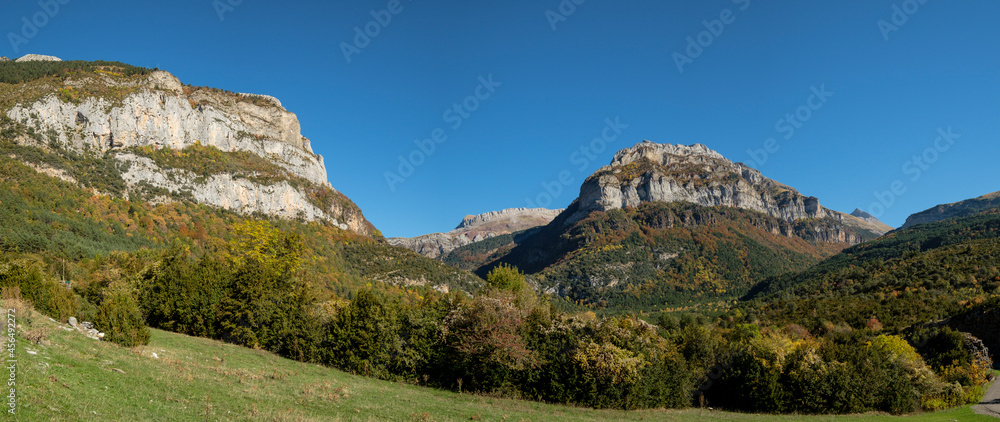 Boca de lo Infierno and Faxa de los Valencianos, Hecho valley, western valleys, Pyrenean mountain range, province of Huesca, Aragon, Spain, europe