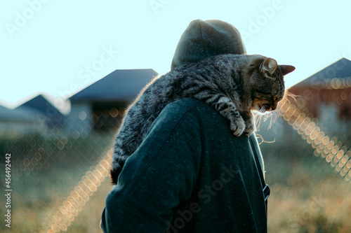 Canvas Print man with cat