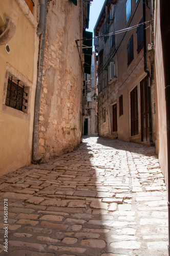 Gasse in einer kroatischen Altstadt