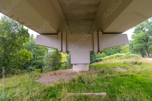 Soporte de un viaducto de una autovia. photo