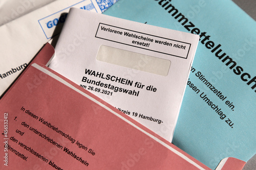 Briefwahl, Wahlunterlagen für die Bundestagswahl 2021 am 26 September in Deutschland photo