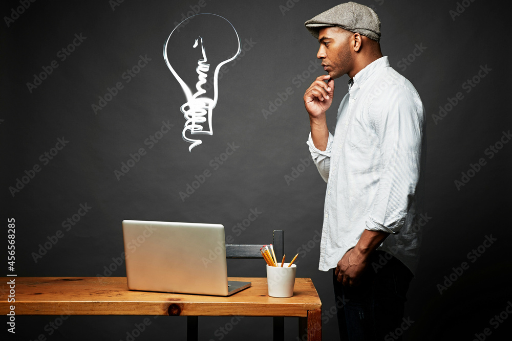 Fotografie Man looking for an idea
