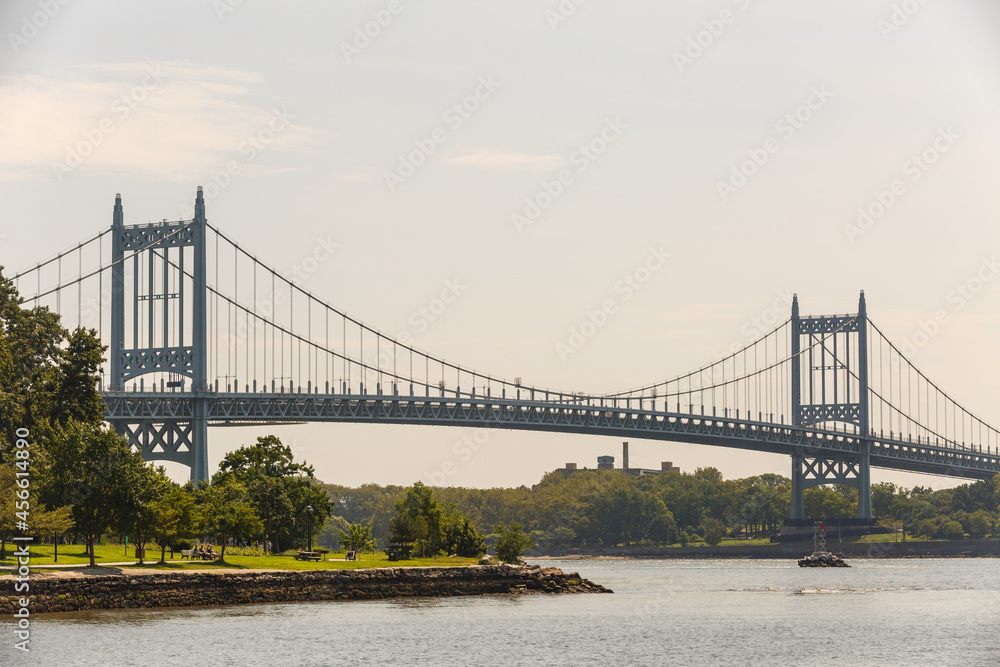 Fototapeta premium Bridge to island 2