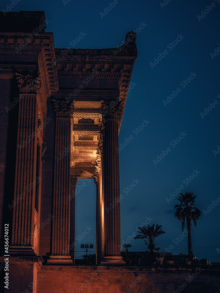 Fototapeta premium Teatro Massimo, berühmtes Opernhaus in Palermo, Sizilien in Italien, Europa
