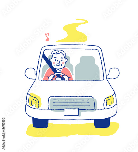 ドライブを楽しむシニア男性