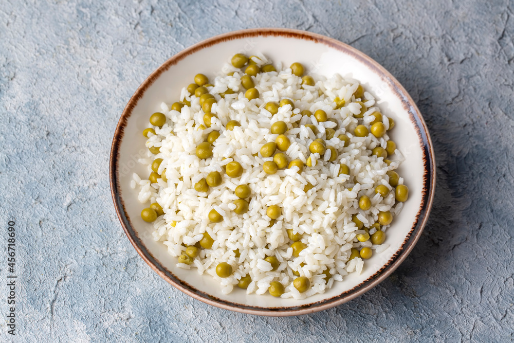 Traditional delicious Turkish foods; pea rice (Turkish name; Bezelyeli pilav) Traditional delicious Turkish foods; pea rice (Turkish name; Bezelyeli pilav)