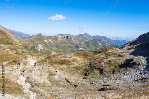 Obraz na płótnie Großglockner Hochalpenstraße in Österreich mit Blick auf Edelweißspitze w salonie