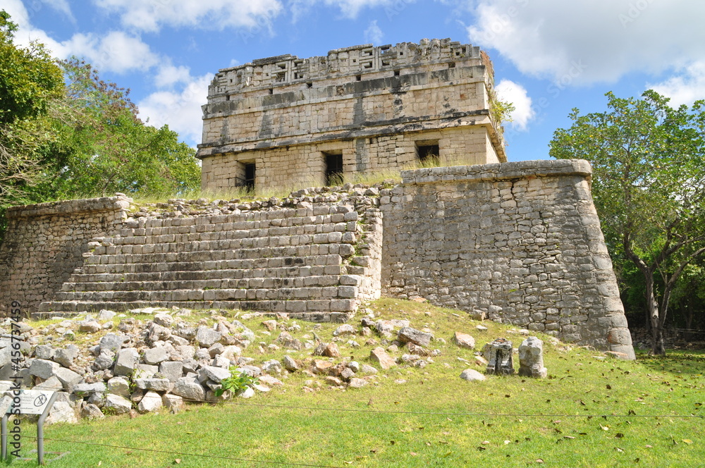 Temple at the Chichen Itza archaeological site, Mexico Temple at the Chichen Itza archaeological site, Mexico