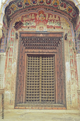 abandoned haveli in nawalgarh rajasthan, india photo