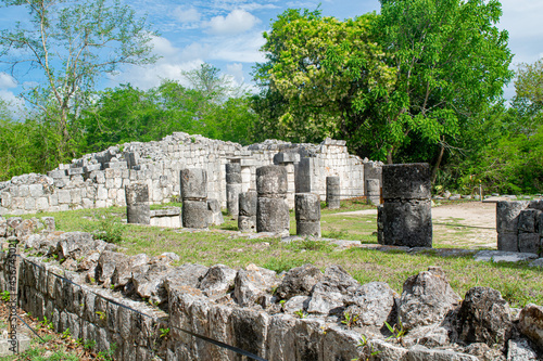 ruins of ancient azteca 