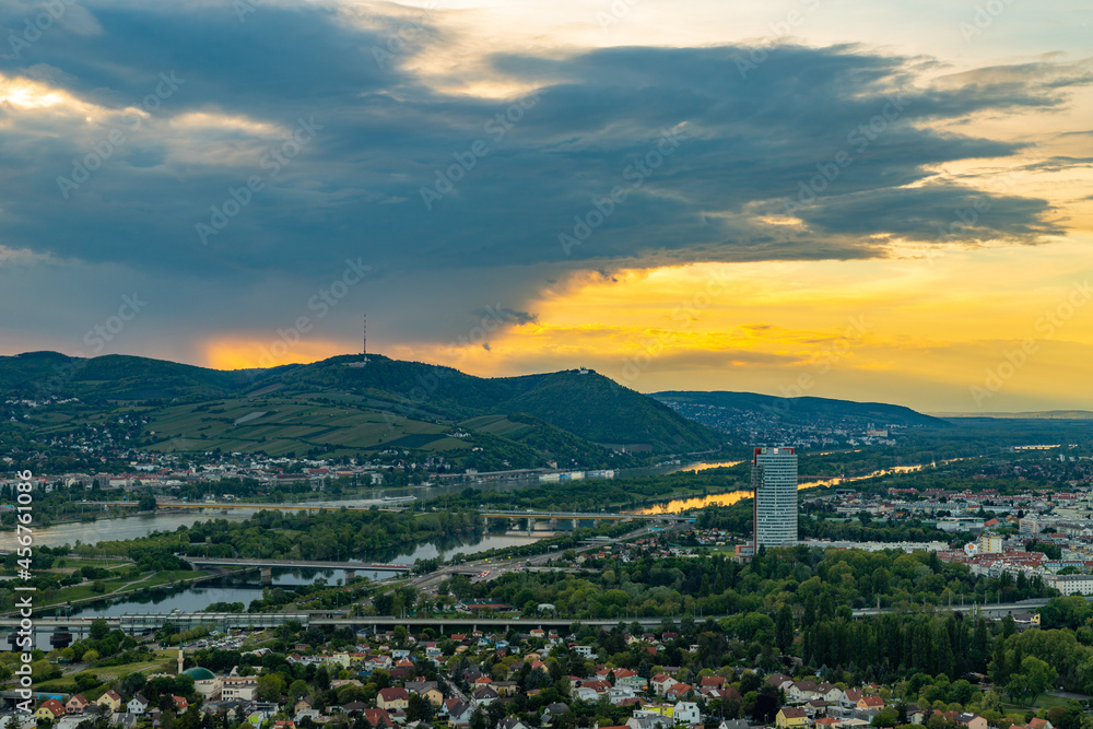 Naklejka premium Vienna Suburbs Sunset