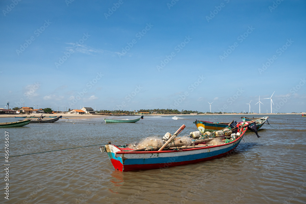 Paisagem na Praia da Pedra do sal, mar com canoas. Parnaíba, Piauí, Agosto de 2021