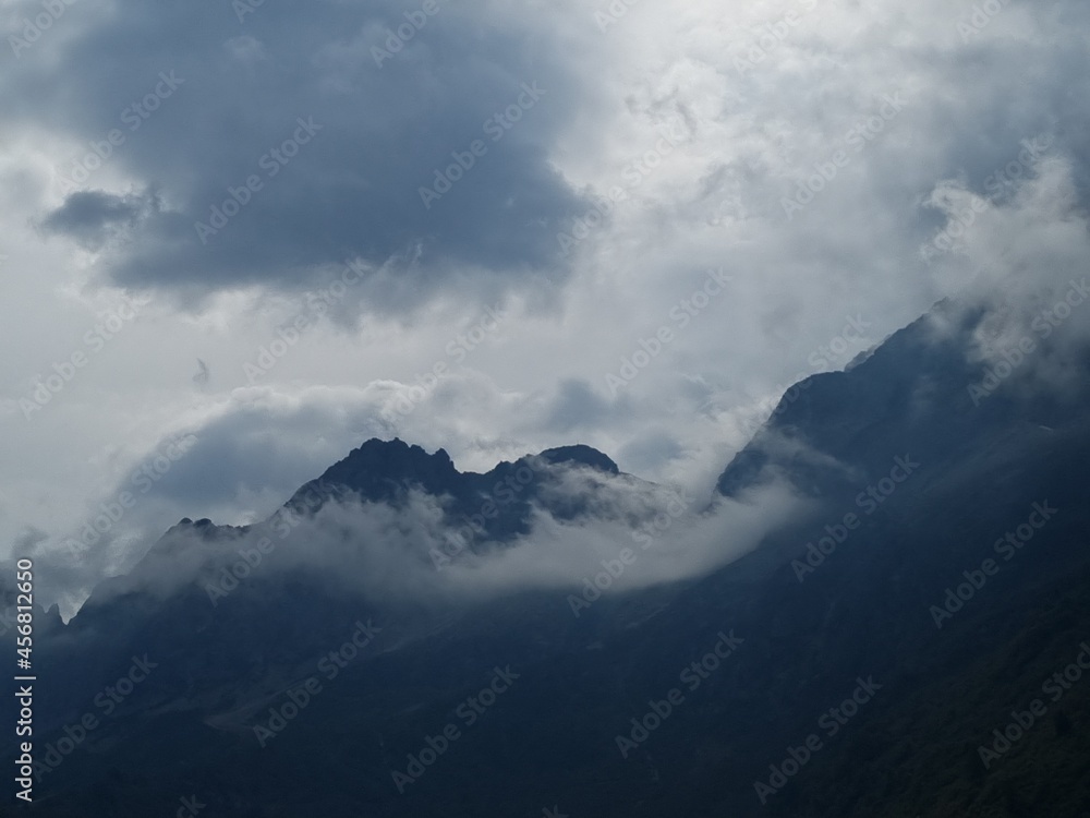 giochi di nuvole sul passo del Tonale giochi di nuvole sul passo del Tonale