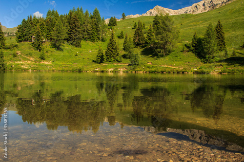 Fototapeta Naklejka Na Ścianę i Meble -  Mountain lake

