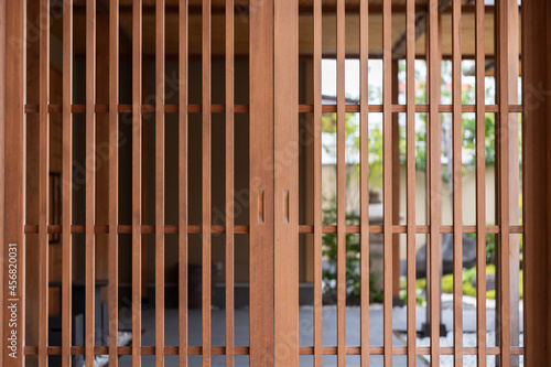 Wallpaper Mural 日本家屋の格子戸 Torontodigital.ca