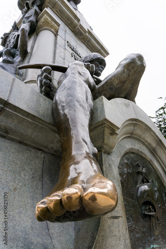 Indian, Magellan monument, Punta Arenas, Chile