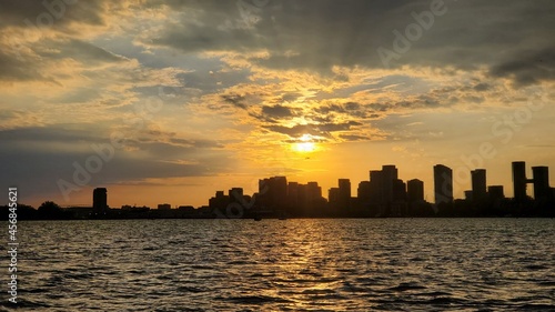Toronto skyline at sunset © Vally