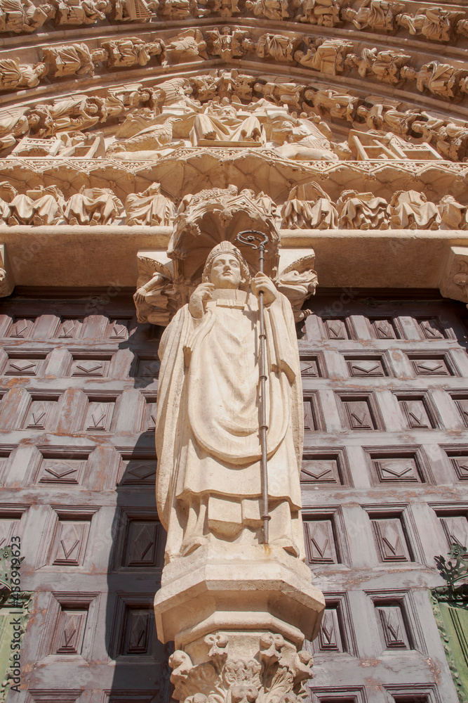 puerta de entrada a la catedral de Burgos, España