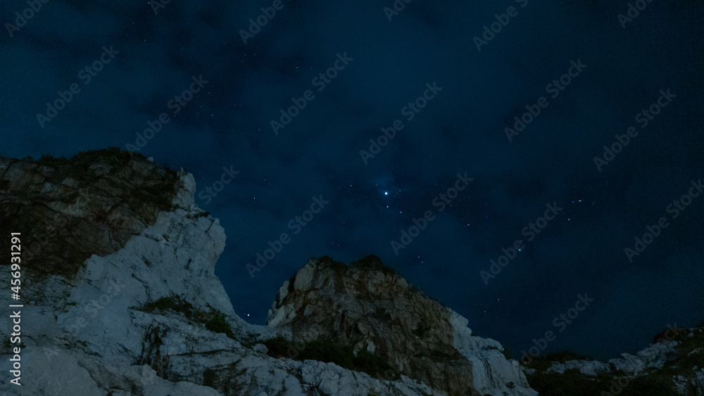 石灰岩と星景