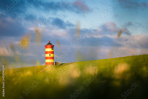 Foto Sonnenaufgang am Pilsumer Leuchtturm an der Nordseeküste