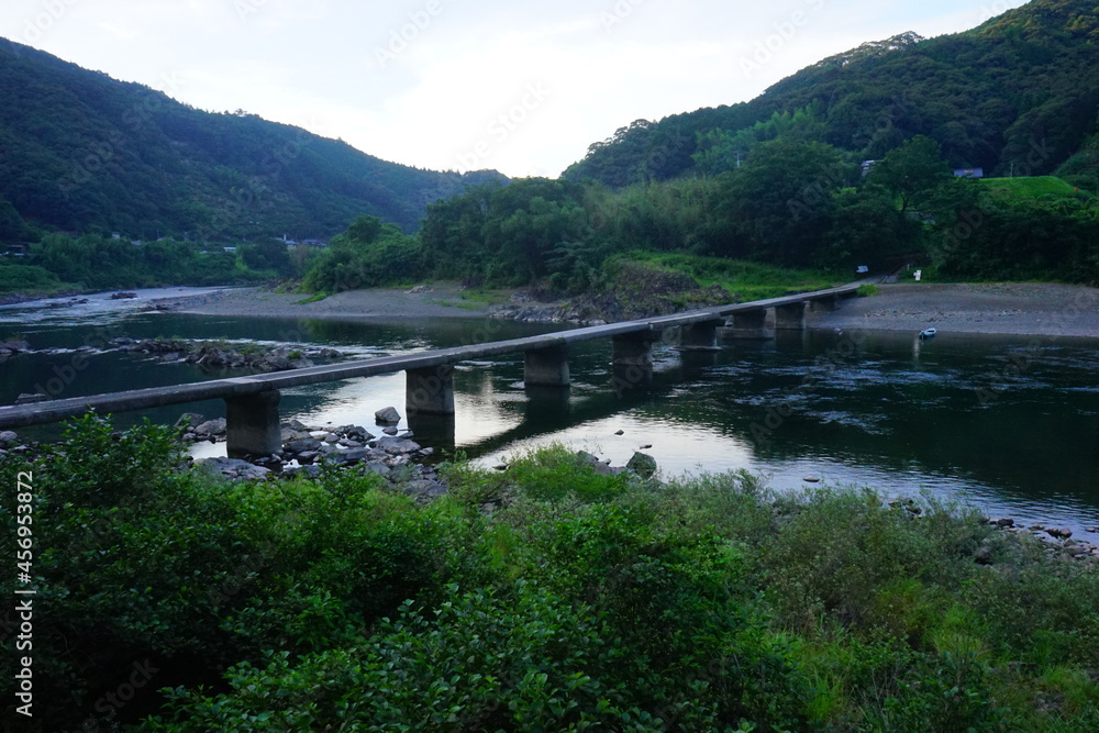 Shimanto River Valley and Nagaoi Sinking bridge in Kochi, Shikoku, Japan - 日本 四国 高知 四万十川 長生沈下橋