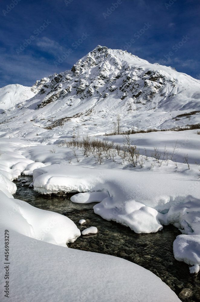 Obraz premium snow covered mountains