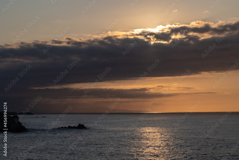 Obraz premium Sunset sequence at sea with spectacular colors!