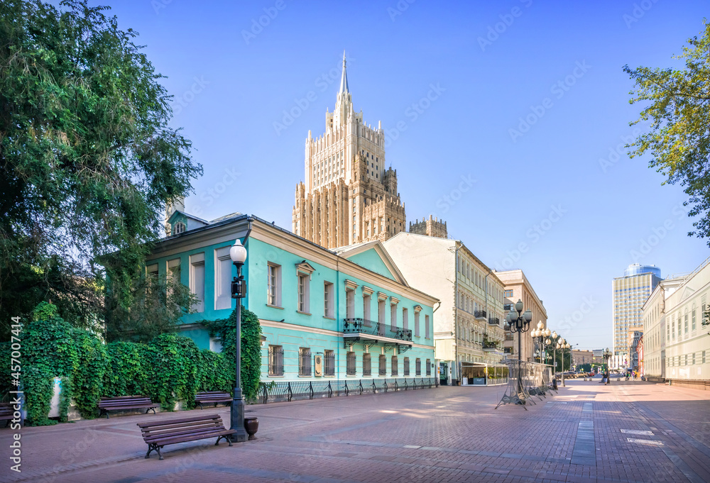 Naklejka premium Pushkin House on Arbat in Moscow on a summer morning