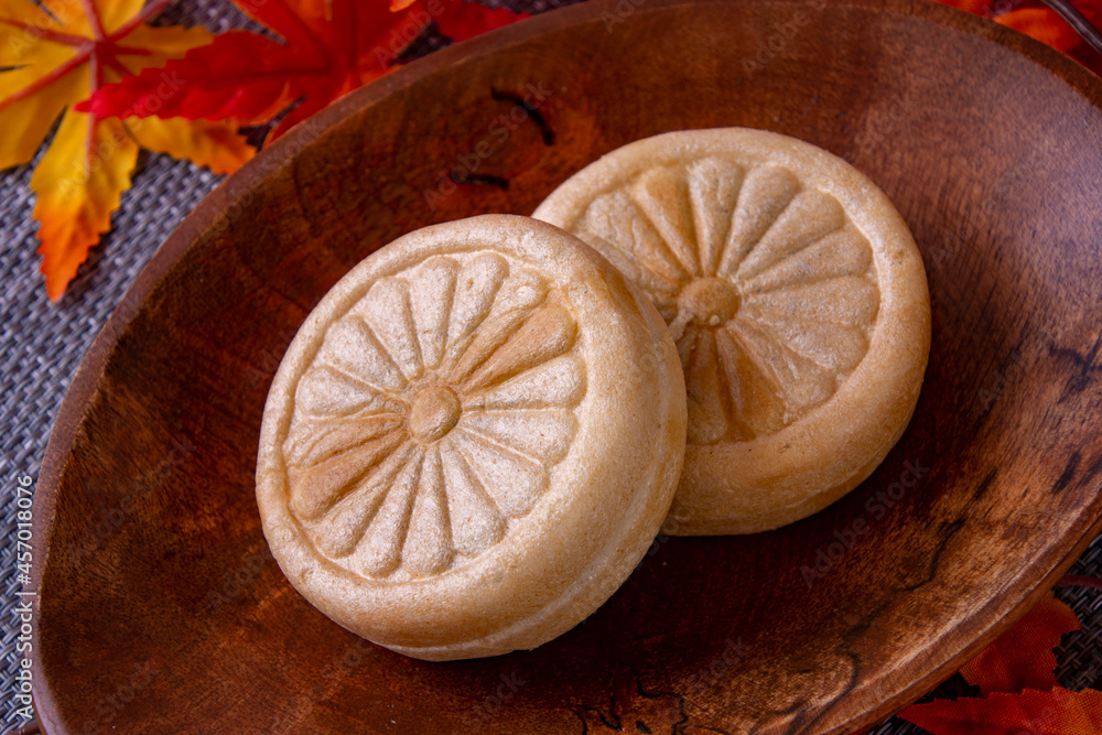 サクサクした触感で中身は甘い小豆のお菓子 サクサクした触感で中身は甘い小豆のお菓子